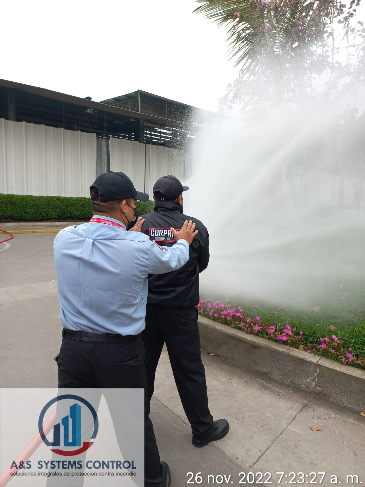 Capacitación de uso de gabinetes y manguera para sistema de agua contra incendio